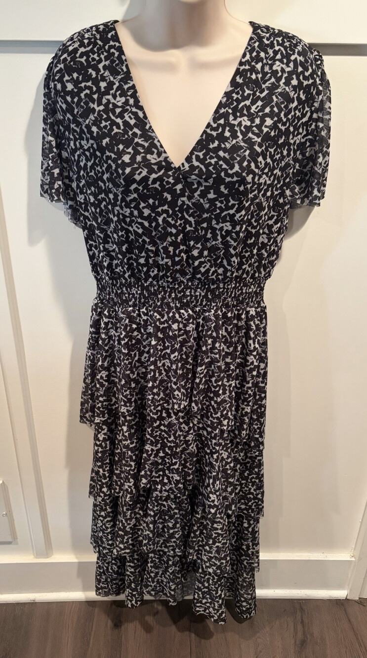 Vince Camuto Black/White Abstract Mesh Midi Dress V-Neck Smocked Size S
